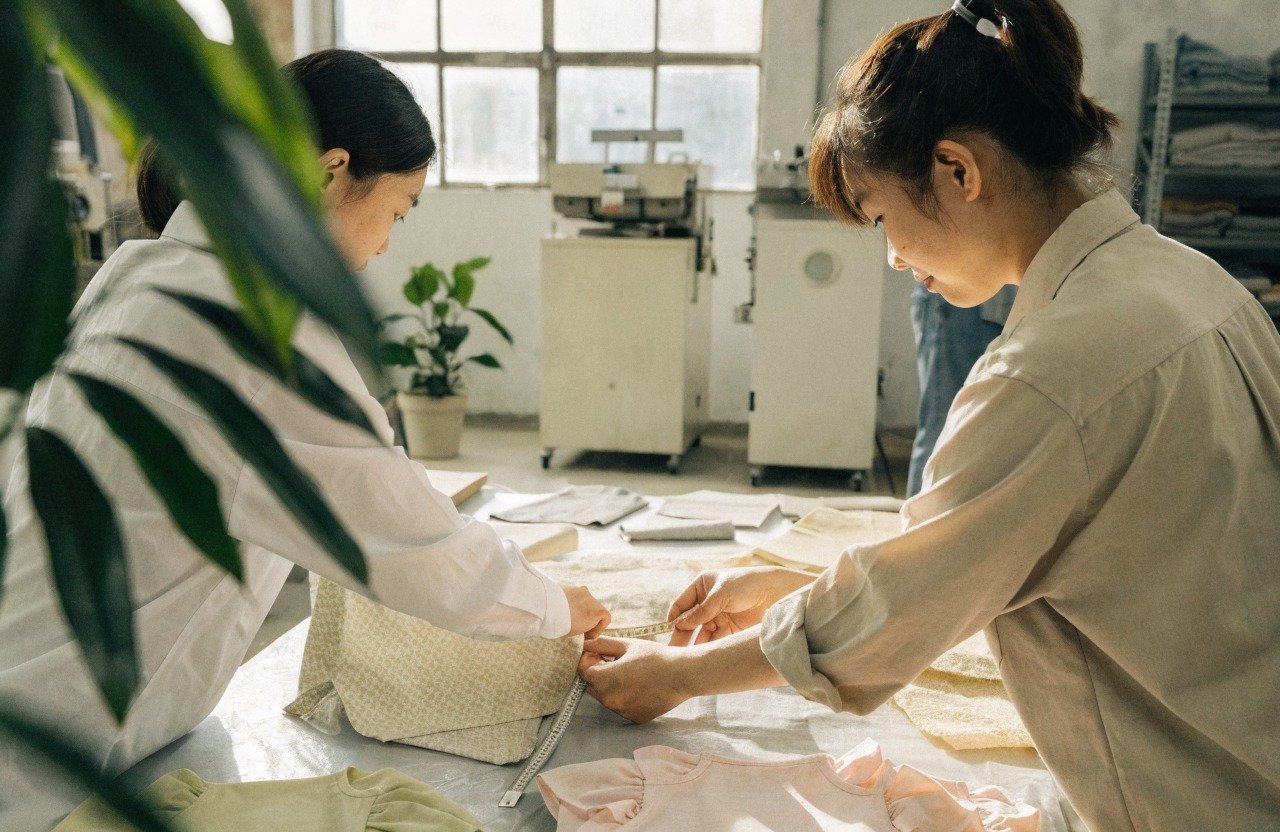 How Do Buyers Review Samples?